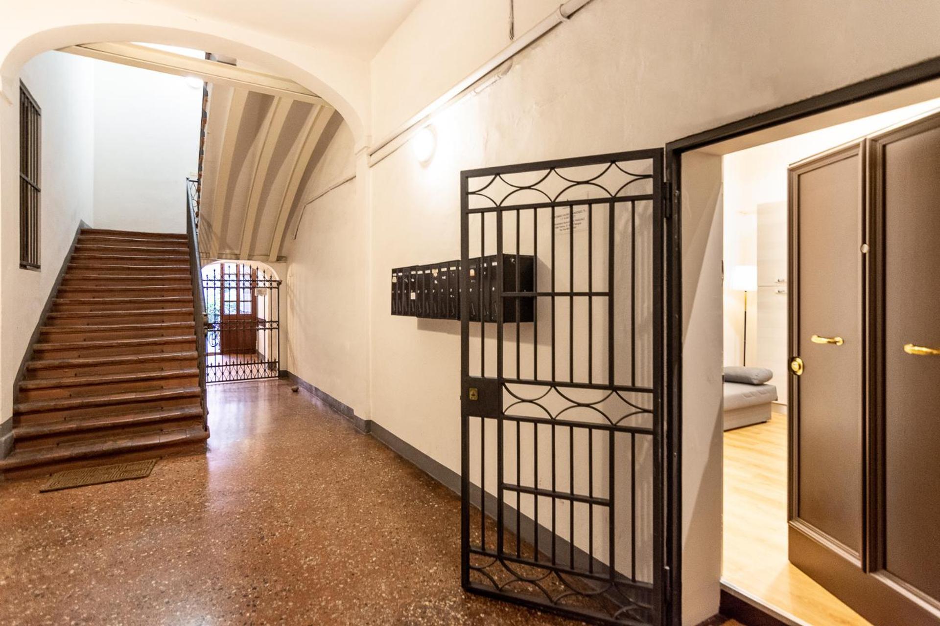 Adl Apartment Болоня Екстериор снимка